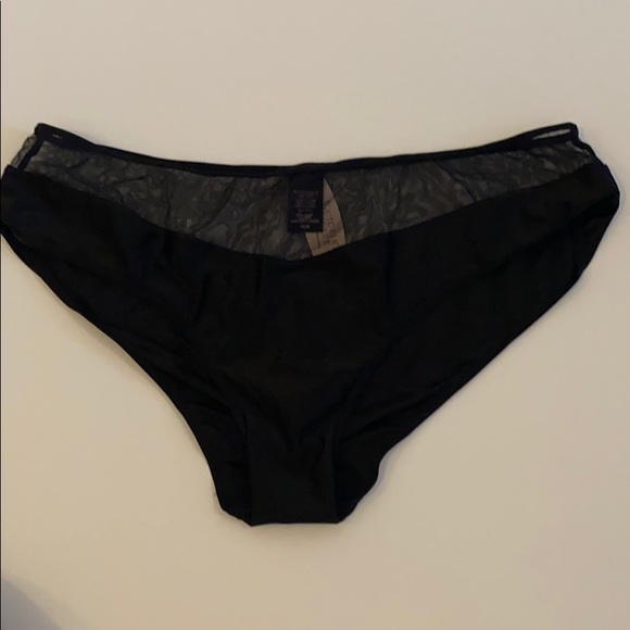 FOUR Victoria’s Secret hiphugger panties M - Picture 8 of 8
